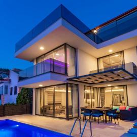 3 Bedroom Luxury Villa just Above Kalamar Beach Club