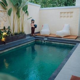 Villa Kamini Lovina - Private Villa, ξενοδοχείο σε Lovina