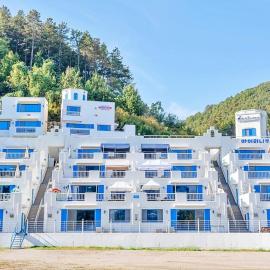 Airini Pension, готель у місті Дам'янг