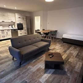 4 Zimmer Apartment, Parkplatz & Garten, Nah A10, Berlin, hotel in Fredersdorf