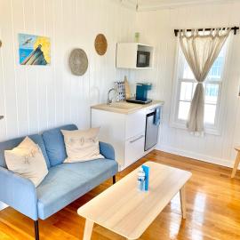 Eleuthera Retreat - Private Villa & Cottages on pink sand beachfront, hotel in North Palmetto Point