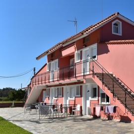 Paradise Studios, hotel a Svoronata