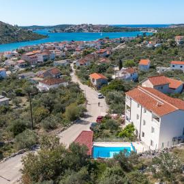 Family-friendly apartments with swimming pool Stupin Celine, Rogoznica - 23257