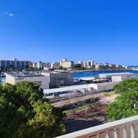 Apartamento con vista al puerto