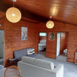 Cosy n Central Rotorua 2BR Entire House & Studio -summer only, hotel in Rotorua
