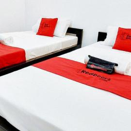 RedDoorz at San Antonio Binan Laguna โรงแรมในBiñan