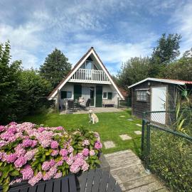 Vakantiehuis Sofie Lauwersmeer met sauna, hotel in Anjum