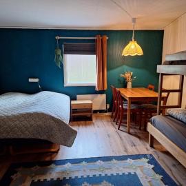 HOSTEL and VANDRARHEM LUPIN Naturcamping Lagom, hotel v destinácii Gräsmark
