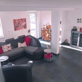 Ruhiges Ferienhaus mit viel Platz und Ladestation für E-Auto, Hotel in Masserberg