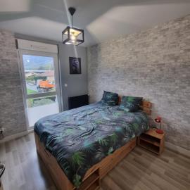 Chambre avec vue chez l'habitant, Hotel in Saint Pierre en Faucigny