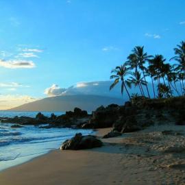Maui Condo, 5 minute walk to the beach, 3 Pools, Tennis Courts, BBQs