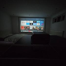 Annexe with games room pool table ping pong air hockey movie projector, ξενοδοχείο σε Ουίνδσορ