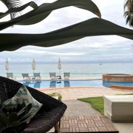 BEACH GETAWAY! Luxury Beachfront Condo in Punta de Mita!, hotel v destinácii Punta Mita