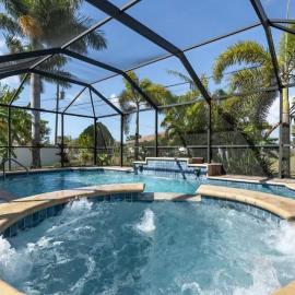 Tranquil Palms Heated Pool Spa Outdoor TV & More