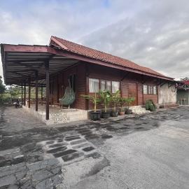 Annet Homestay Yogyakarta, hotel a Balong