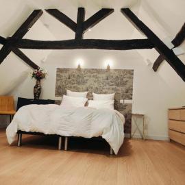 Château Compiegne Duplex et parking, hotel v destinaci Compiègne