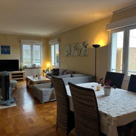 Maison de centre-ville au calme avec jardin et parkings, hotel a Caen