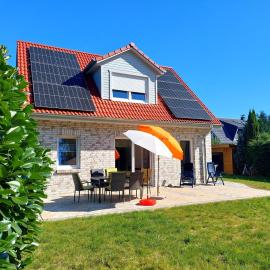 Ferienhaus "Unser neues Haus", מלון בטראסנהיידה