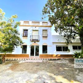 Villa Mediterrania, con piscina y barbacoa, hotel a Reus