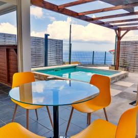 Viesnīca Villa Bon manjé cosy, piscine privative & vue Mer pilsētā Case-Pilote