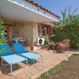 1 Bedroom Cozy Home In Joppolo, hotel a Ioppolo