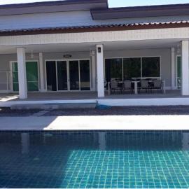 Kongsai Private poolvilla in Klong Khong, hotel in Ko Lanta Yai