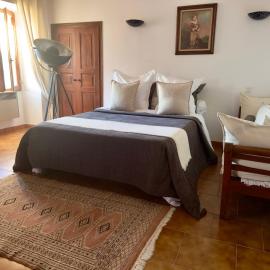 Location de vacances, 3 chambres, Canari, hotel em Canari