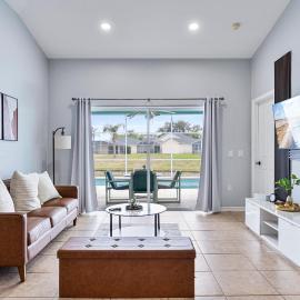 entire house 5bedroom spacious for family with pool in davenport