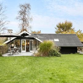 3 Bedroom Lovely Home In Tisvildeleje