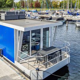 Awesome Ship In Naarden With Harbor View