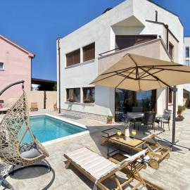 Charming Villa Ira with Pool, hótel í Krk