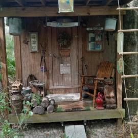 Sky acres aka the tin cottage, hotel in Chiefland