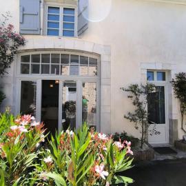 L'Ecume Pyrénéenne, Ambiance Océan près de Lourdes et Pau、Coarrazeのホテル