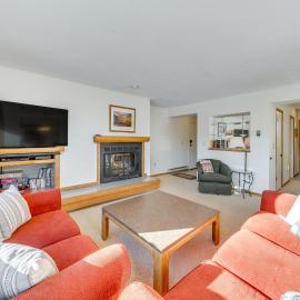 2 Mi to Winter Park Resort: Condo w/ Pool Access!