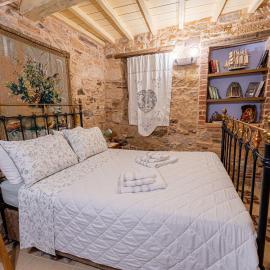 Irene's Mansion, hotel in Vrontados