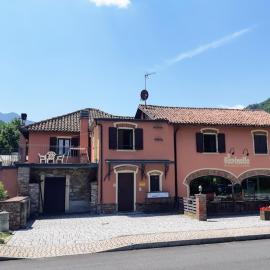 Casa vacanza IL FARINELLO, хотел в Borgo Ponte