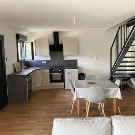 Charmant appartement de village, hotel i Aniane