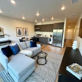 Nimitz Crossing Luxury Residences, hotel in San Diego