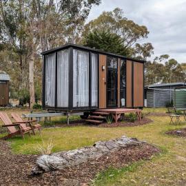 Tiny House 10 at Grampians Edge，Dadswells Bridge的飯店