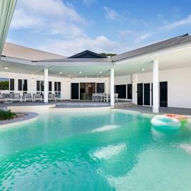Majestic Manor 5BR Stylish Super Home - Private Pool - BBQ, hotel a Leanyer