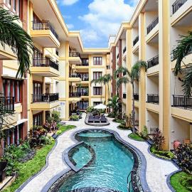 Kuta Town House Apartments, hotel Kutában