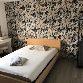 Grande chambre côté jardin, Hotel in Château-du-Loir