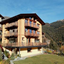 Chalet MAOL Luxury Living، فندق في فالديدينترو