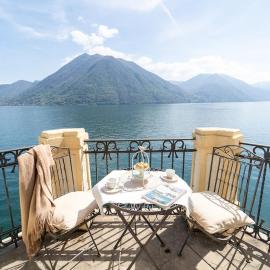 Storica Villa sul Lago di Como con darsena privata