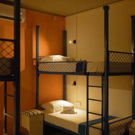Snooze Station by Sydney Galle, hotel in Galle
