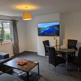 Lovely 2 bedroom apartment with a garden, Hotel in Royal Tunbridge Wells