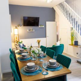 Forster - 6 Bdrm 4 Bathroom Sleeps 12 Ideal for Contractors