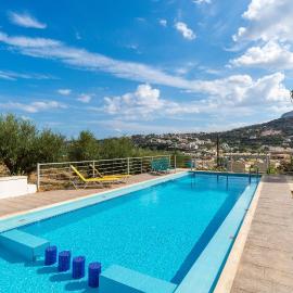 Almyrida Bay View House III BY APOKORONAS-VILLAS, hotel in Almyrida
