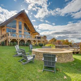 Blue Ridge Mountain-View Cabin w/ Hot Tub & Deck!, Hotel in Andrews