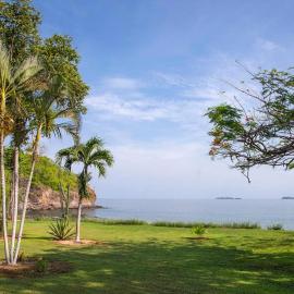Newly Remodeled Beachfront Condo, Ground-Floor Terrace & Direct Access to Playa Flamingo
